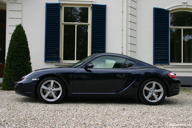 Porsche Cayman 2.7 