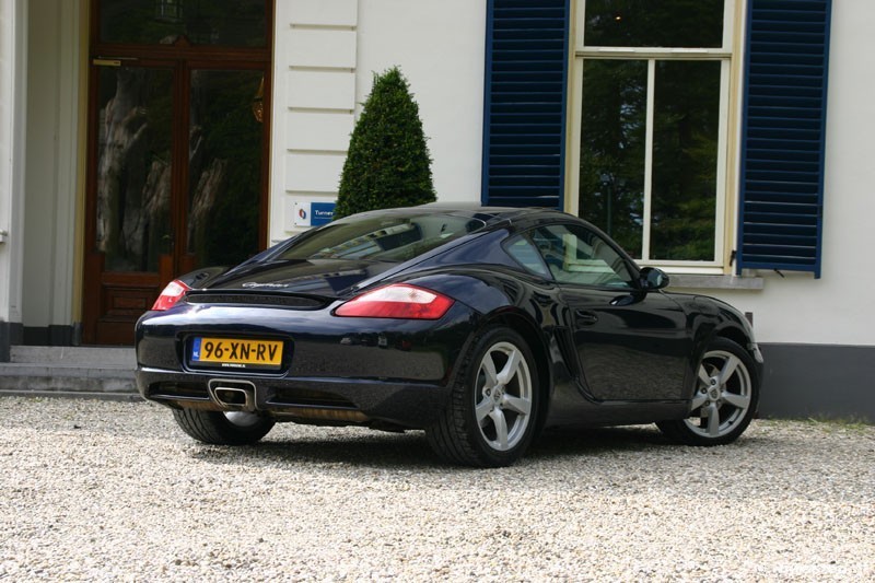 Porsche Cayman 2.7 