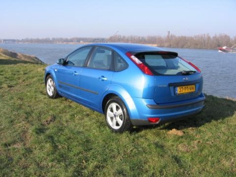 Ford Focus 1.6i-16V Futura