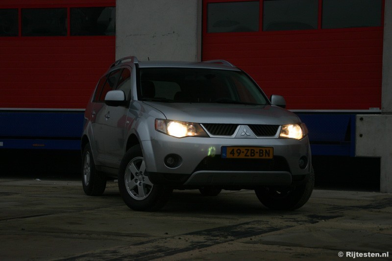 Mitsubishi Outlander 2.4 2WD Intro Edition