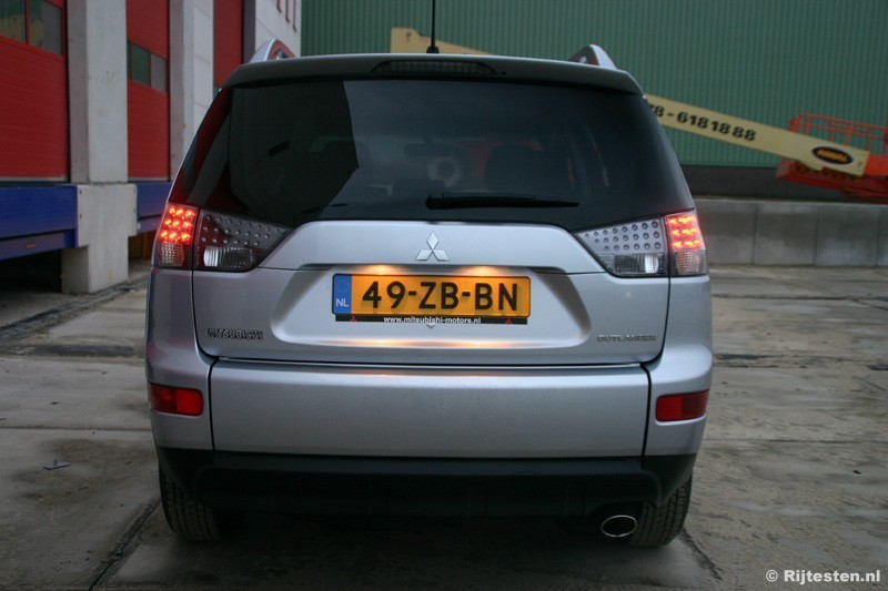 Mitsubishi Outlander 2.4 2WD Intro Edition