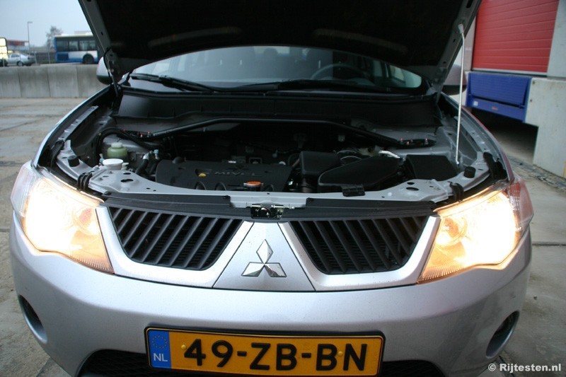 Mitsubishi Outlander 2.4 2WD Intro Edition