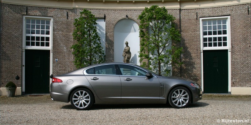 Jaguar XF 2.7D Premium Luxury