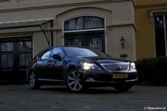 Lexus LS 600h L President