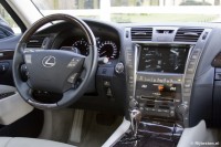 Lexus LS 600h  L President