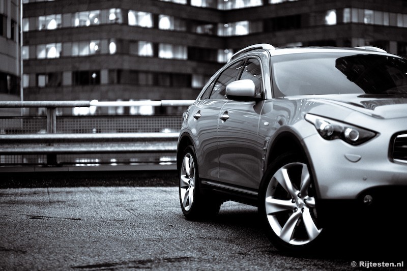 Infiniti FX50 S 5.0 V8 VVEL 