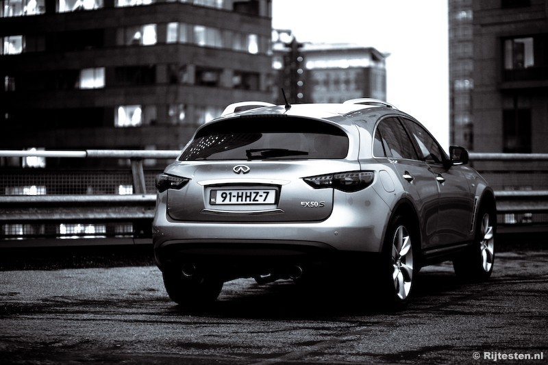 Infiniti FX50 S 5.0 V8 VVEL 