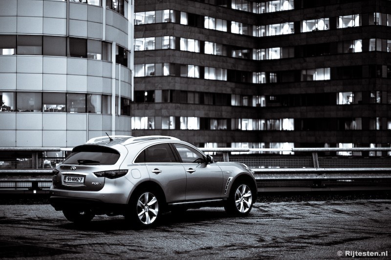 Infiniti FX50 S 5.0 V8 VVEL 