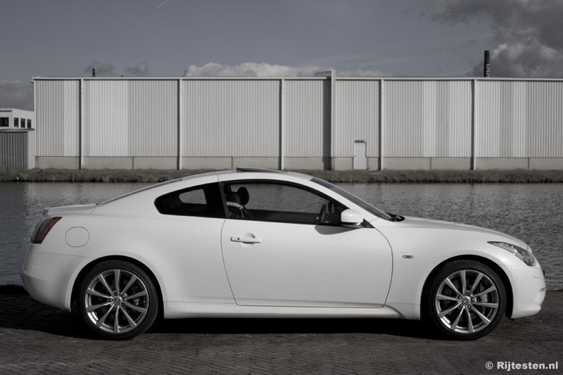 Infiniti G37S Coupé  