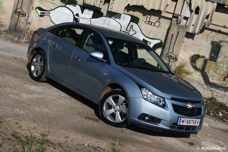 Chevrolet Cruze 1.6 LS