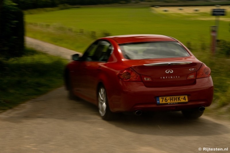 Infiniti G37S  