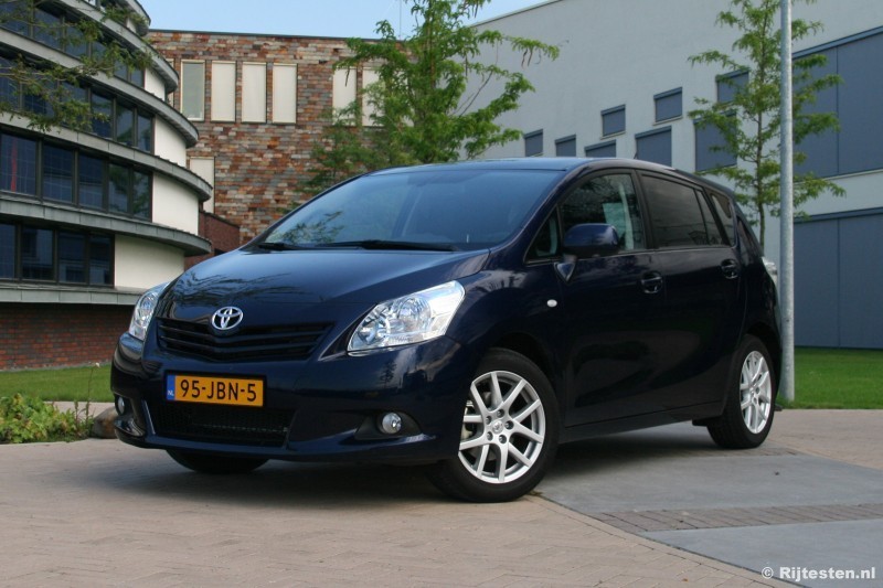 Toyota Verso 1.8 VVT-i Panoramic Business