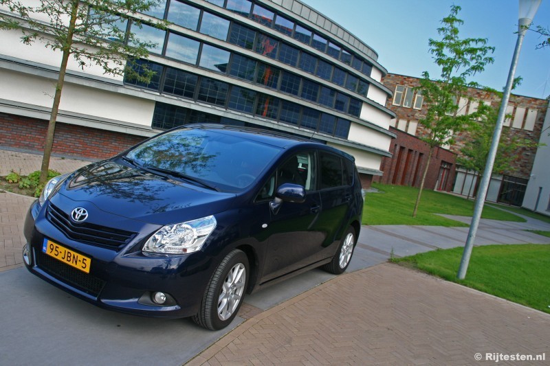 Toyota Verso 1.8 VVT-i Panoramic Business