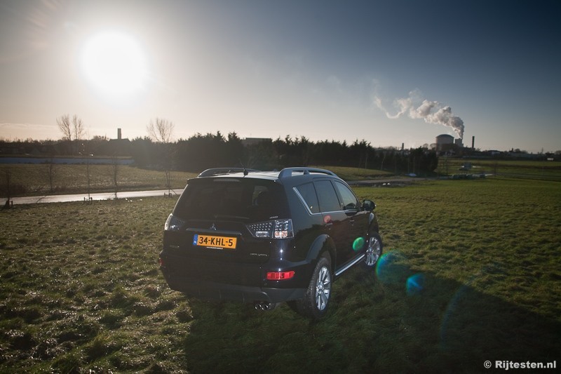 Test Mitsubishi Outlander 2.2 DID Instyle TCSST 4WD
