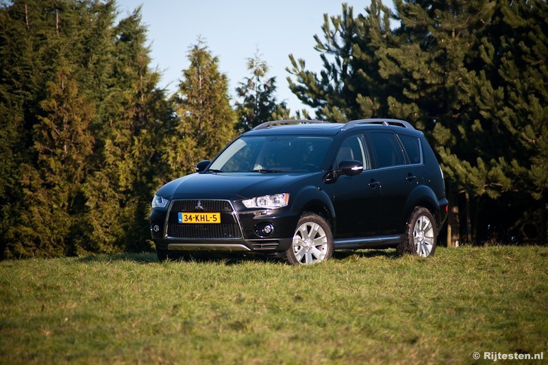 Mitsubishi Outlander 2.2 DI-D  Instyle TC-SST 4WD