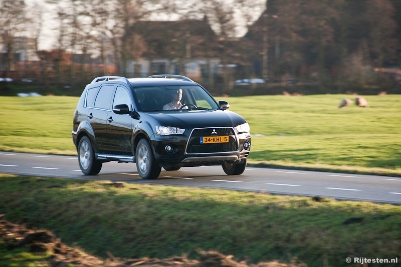 Mitsubishi Outlander 2.2 DI-D  Instyle TC-SST 4WD