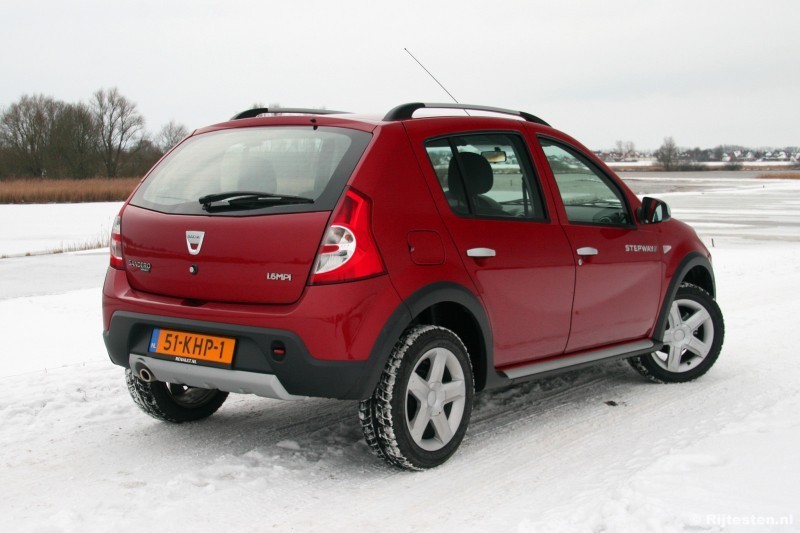 Dacia Sandero Stepway 1.6 MPI 90 