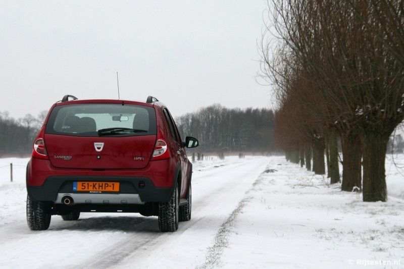 Dacia Sandero Stepway 1.6 MPI 90 