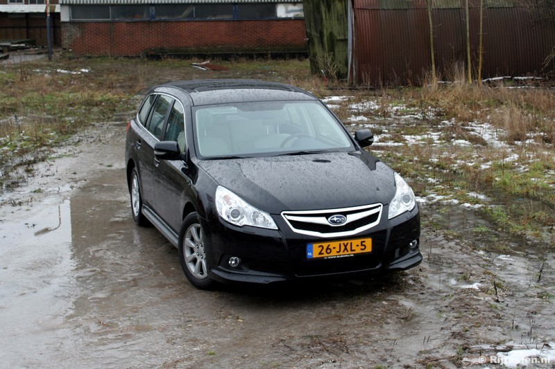 Subaru Legacy Touring Wagon 2.0i Executive Lineartronic