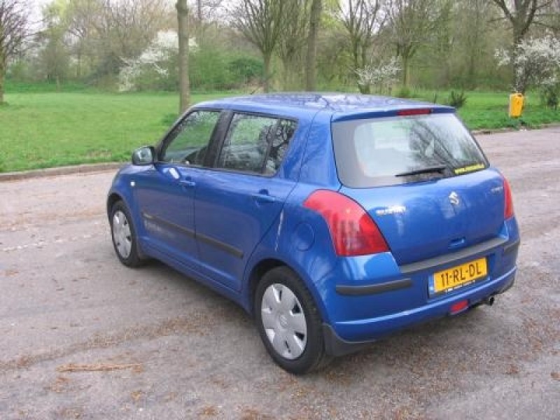 Suzuki Swift 1.3i-16V GLS