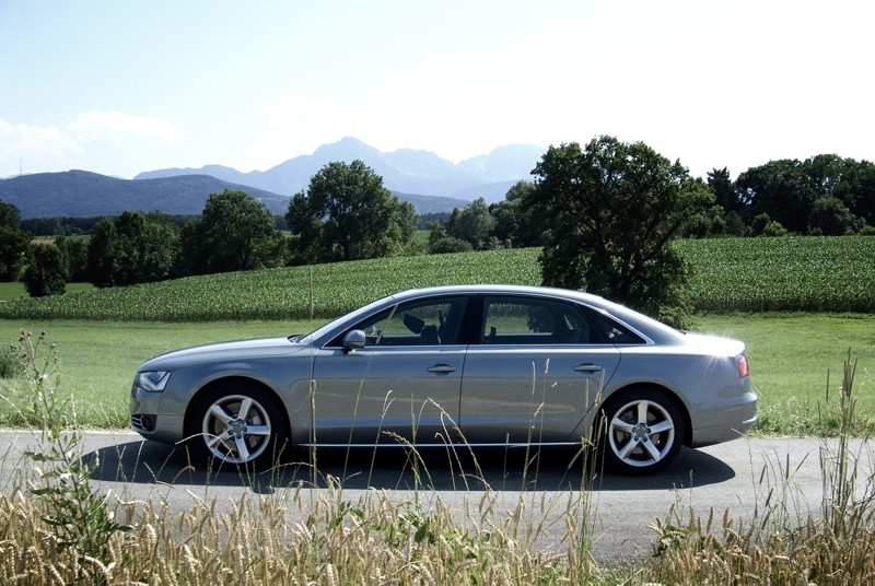 Audi A8L 6.3 W12 quattro 