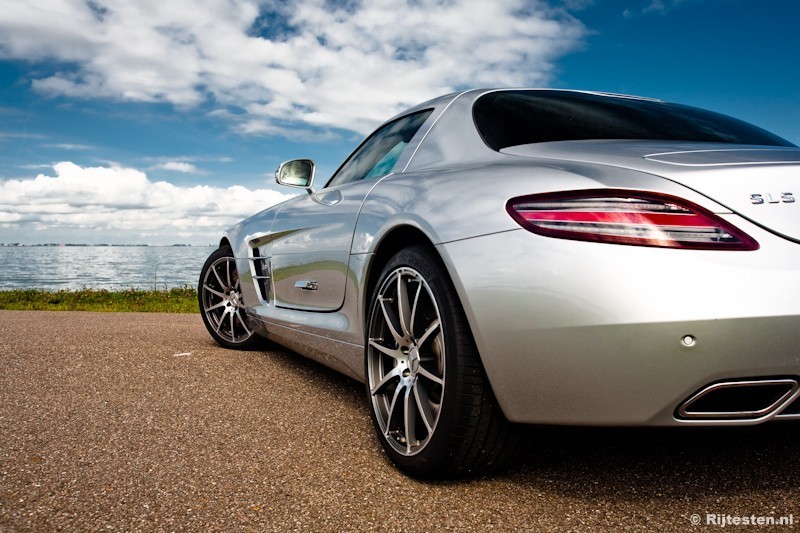 Mercedes-Benz SLS AMG  