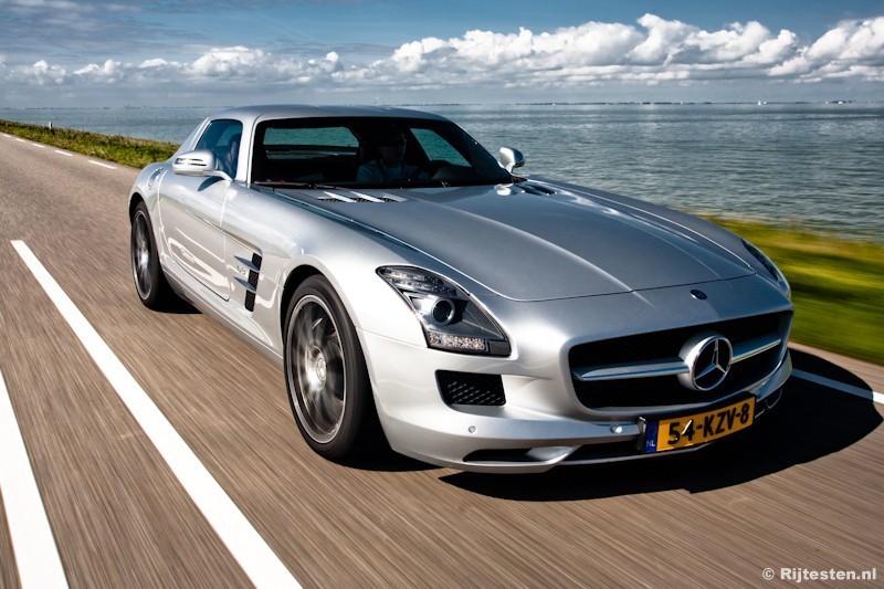 Mercedes-Benz SLS AMG  