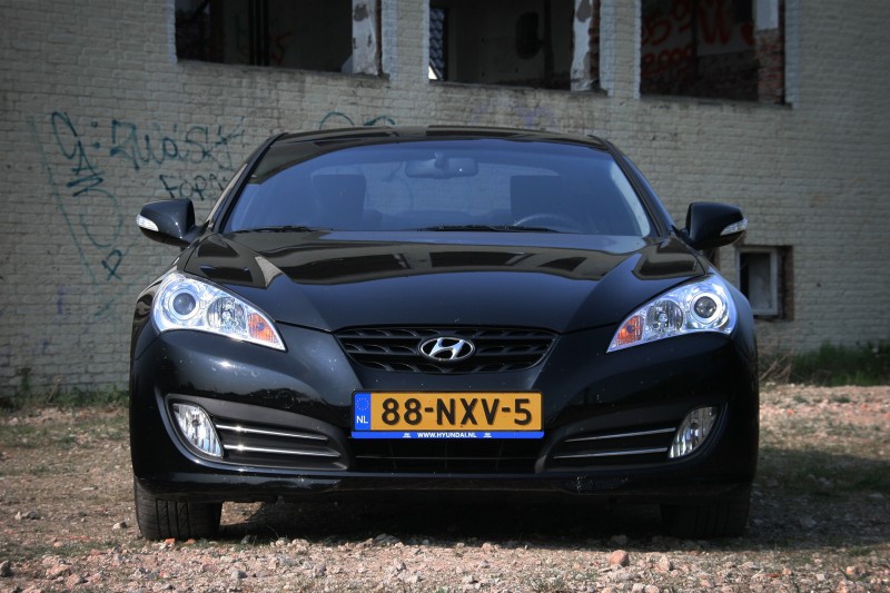 Hyundai Genesis Coupé 3.8 V6 