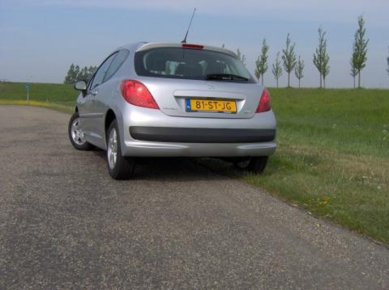 Peugeot 207 1.4 16V XS Première 3d