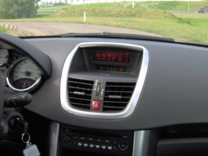 Peugeot 207 1.4 16V XS Première 3d