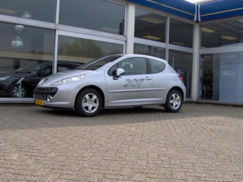 Peugeot 207 1.4 16V XS Première 3d