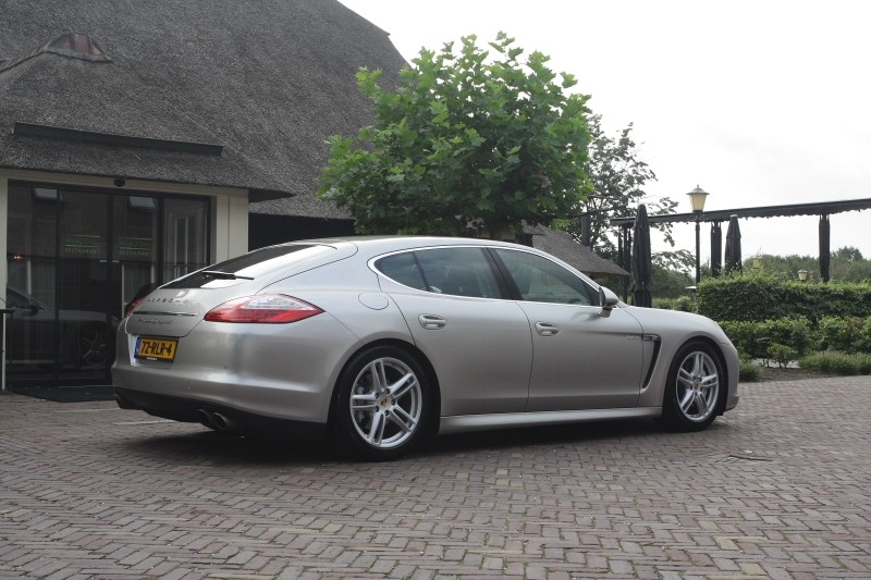 Porsche Panamera S Hybrid 3.0 V6 