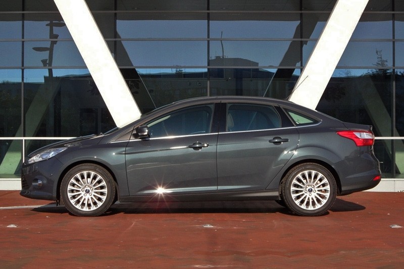 Ford Focus Sedan 1.6 EcoBoost Titanium