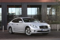 Infiniti M35h  GT Premium