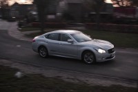 Infiniti M35h  GT Premium