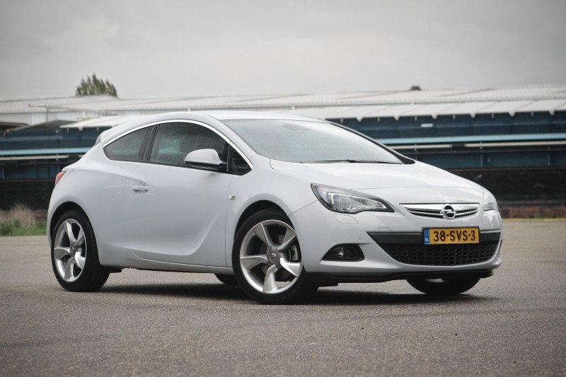 Opel Astra GTC 1.4 Turbo Sport