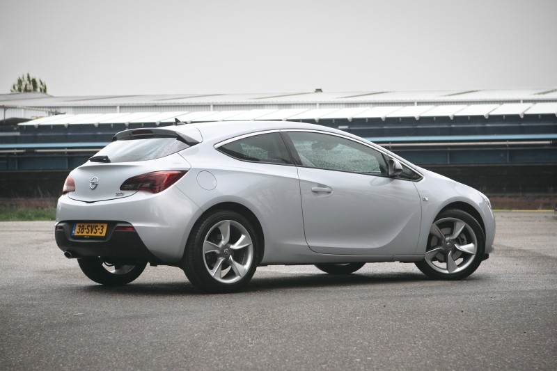 Opel Astra GTC 1.4 Turbo Sport