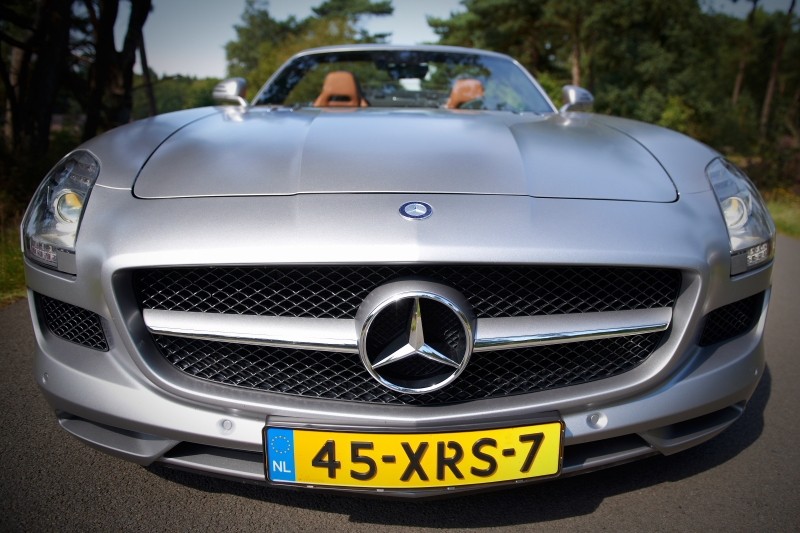 Mercedes-Benz SLS AMG Roadster  