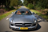 Mercedes-Benz SLS AMG Roadster  