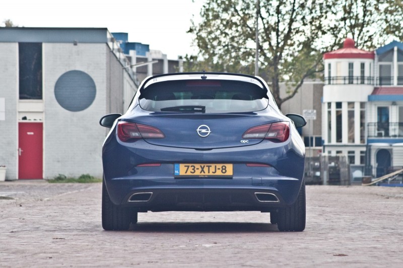 Opel Astra GTC OPC  