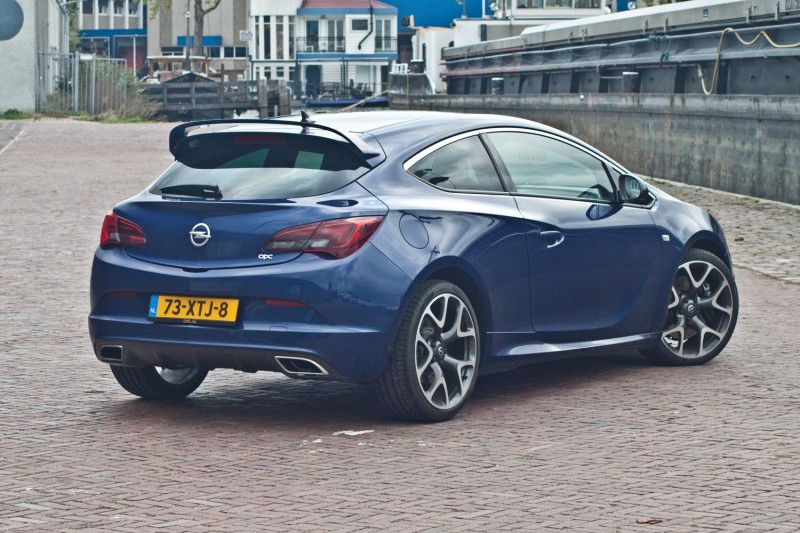 Opel Astra GTC OPC  