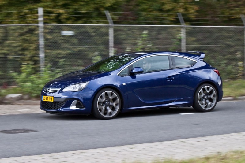 Opel Astra GTC OPC  