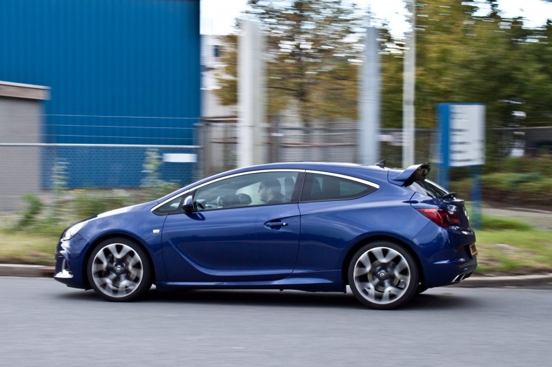 Opel Astra GTC OPC  