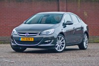 Opel Astra Sedan 1.4 Turbo Cosmo