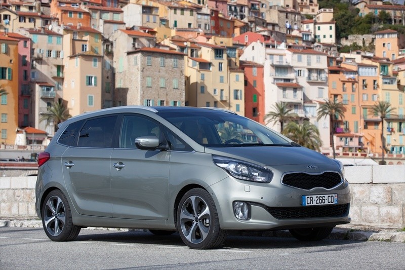 Kia Carens 2.0 GDI Super Pack Premium