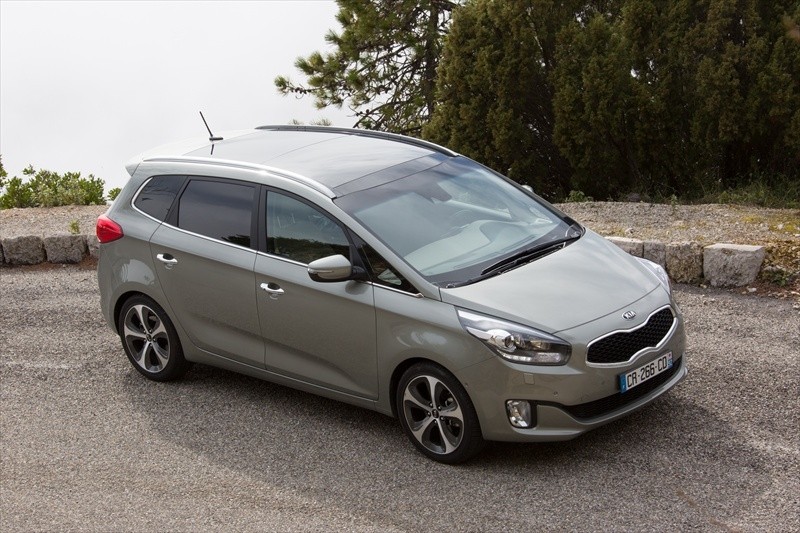 Kia Carens 2.0 GDI Super Pack Premium