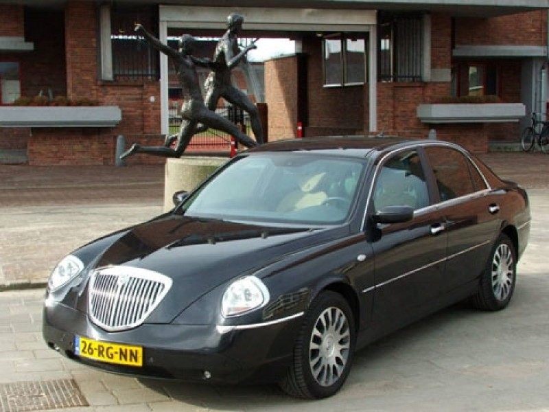 Lancia Thesis 3.2 V6 24v Emblema