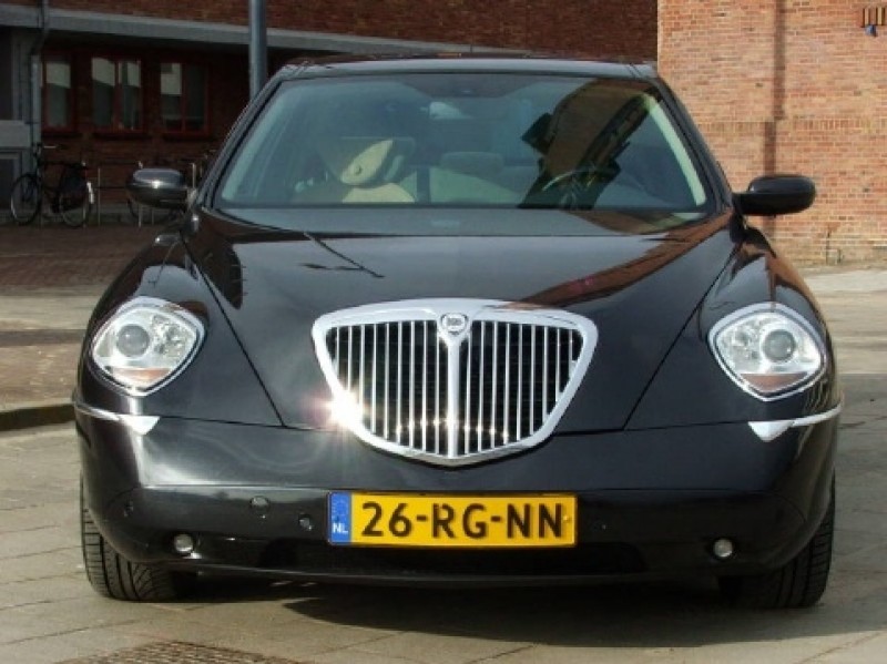 Lancia Thesis 3.2 V6 24v Emblema