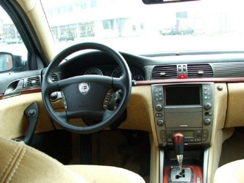 Lancia Thesis 3.2 V6 24v Emblema