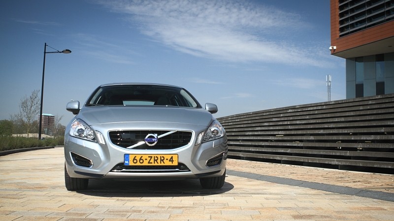 Volvo V60 Plug-in Hybrid D6 AWD Summum